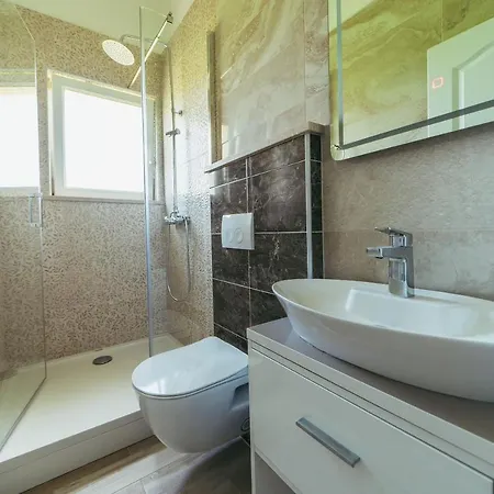House Estera * Grubine